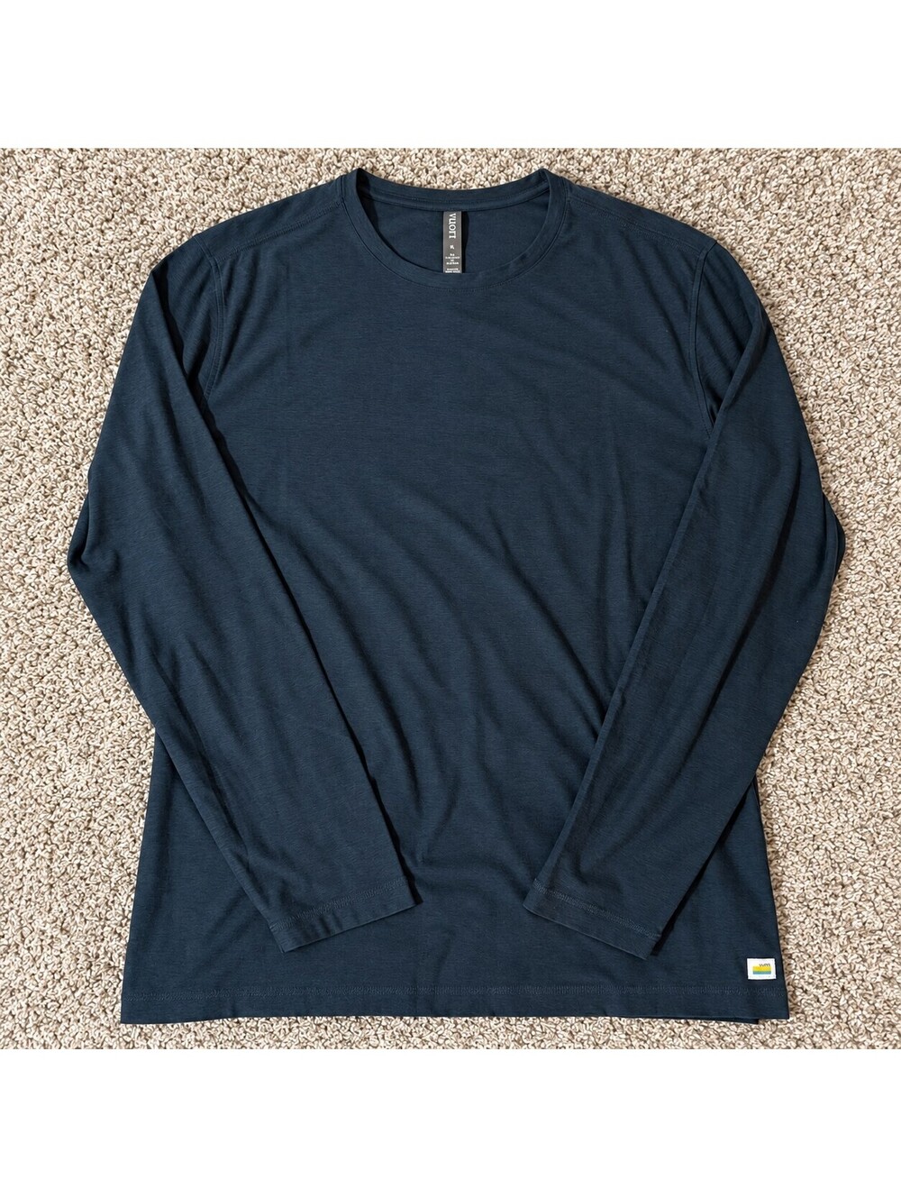 Vuori Mens Navy Long Sleeve Performance Shirt XL Stretch Gym Workout Athleisure